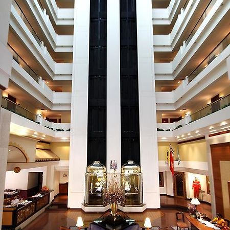 Hotel Sagar Plaza City Centre Pune Exteriör bild
