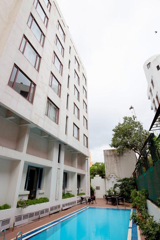 Hotel Sagar Plaza City Centre Pune Exteriör bild
