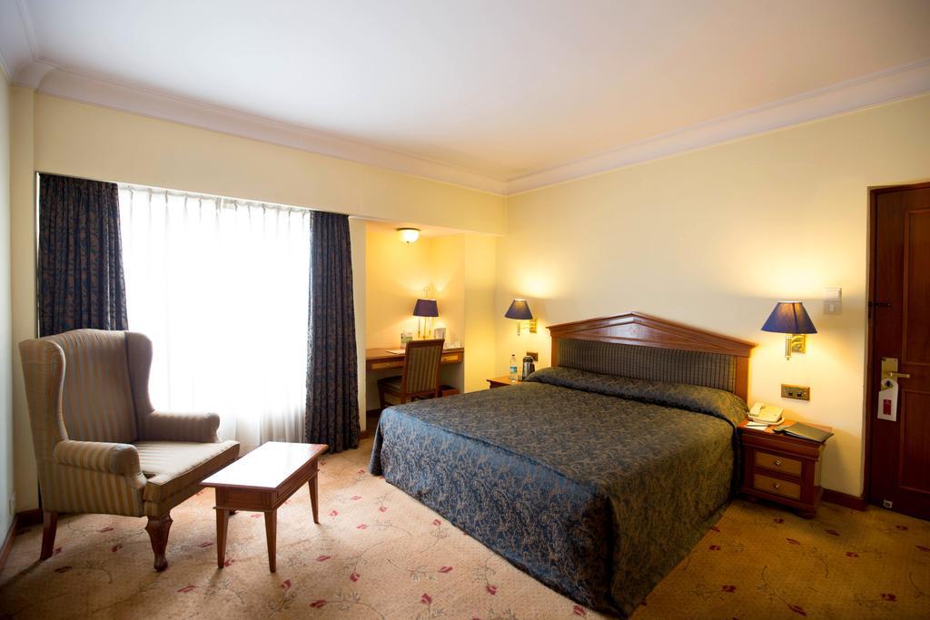 Hotel Sagar Plaza City Centre Pune Rum bild