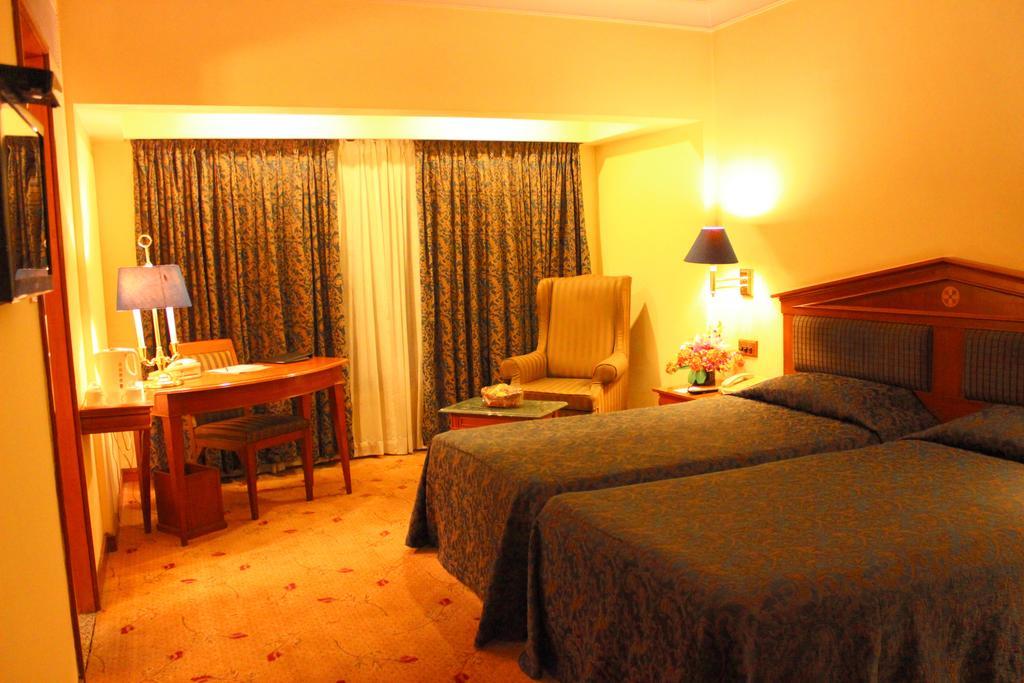 Hotel Sagar Plaza City Centre Pune Rum bild