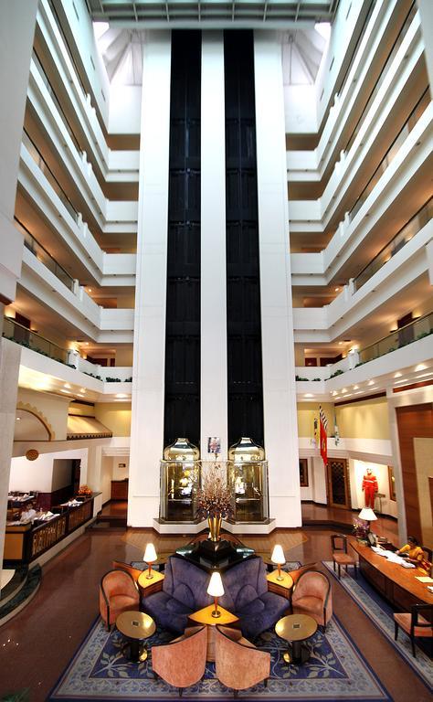 Hotel Sagar Plaza City Centre Pune Exteriör bild