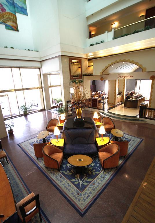 Hotel Sagar Plaza City Centre Pune Exteriör bild
