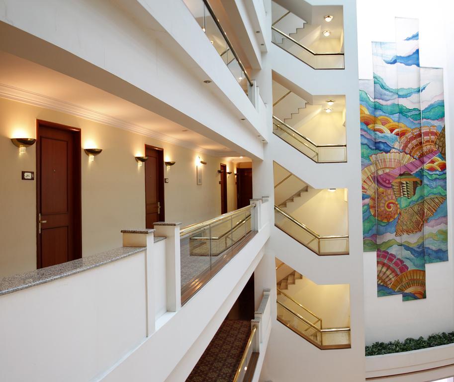 Hotel Sagar Plaza City Centre Pune Exteriör bild
